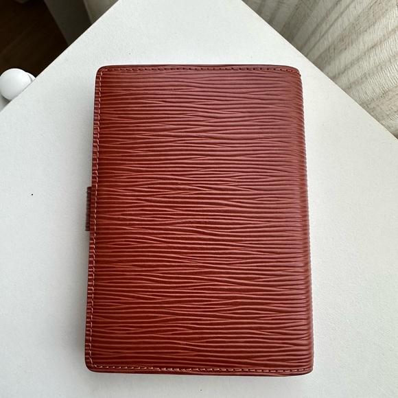 Louis Vuitton Agenda - Picture 3 of 10